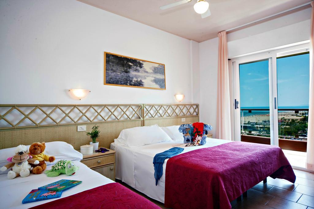 Hotel Doge Alba Adriatica Oda fotoğraf