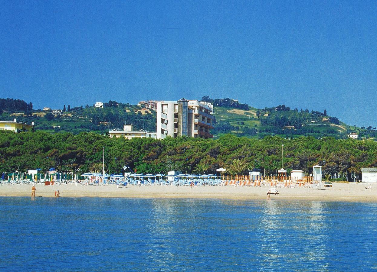 Hotel Doge Alba Adriatica Dış mekan fotoğraf